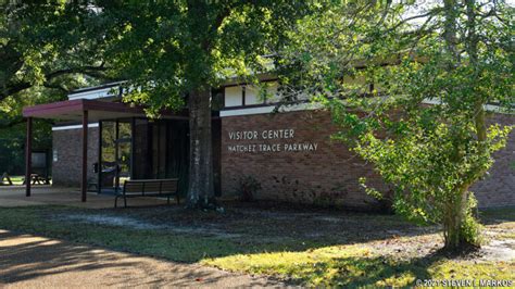 natchez visitor center free camping.